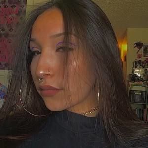 Meet your Posher, Chloe